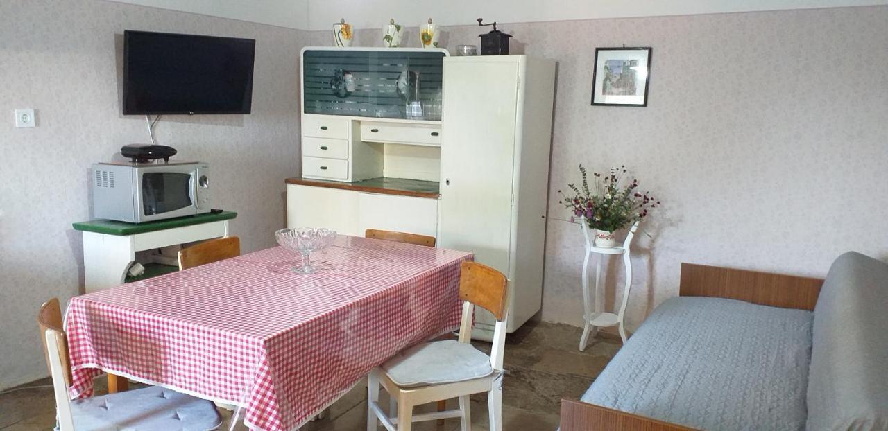 Rural Apartment Carolina Zrenj Buitenkant foto