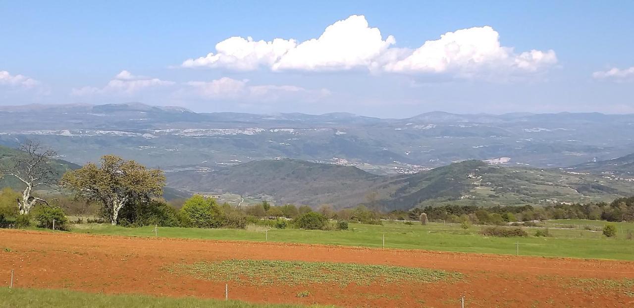 Rural Apartment Carolina Zrenj Buitenkant foto