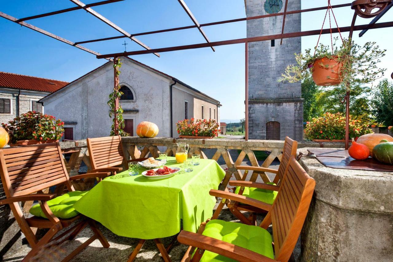 Rural Apartment Carolina Zrenj Buitenkant foto