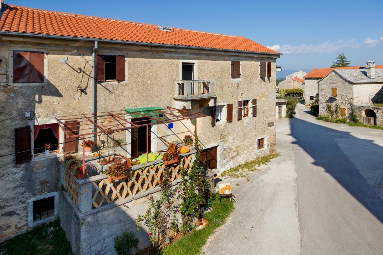 Rural Apartment Carolina Zrenj Buitenkant foto