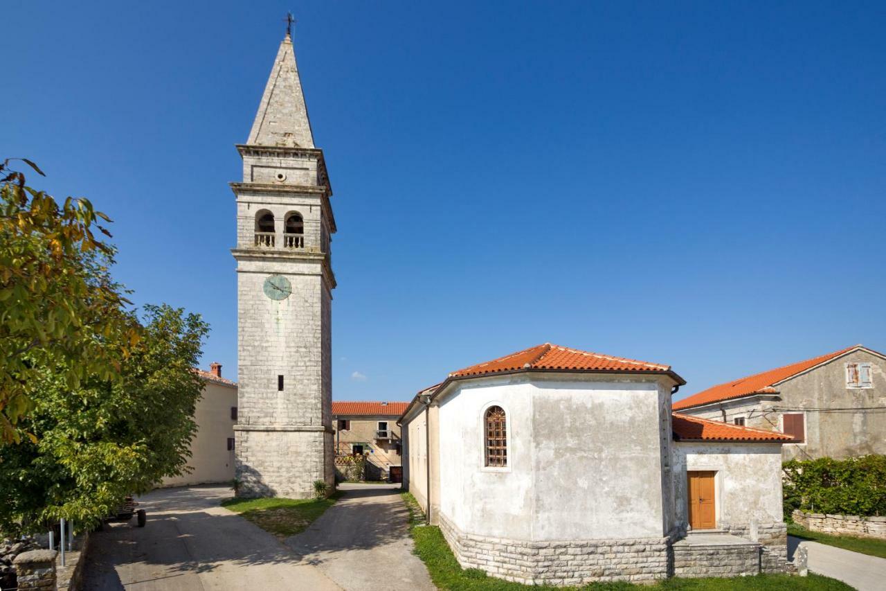 Rural Apartment Carolina Zrenj Buitenkant foto