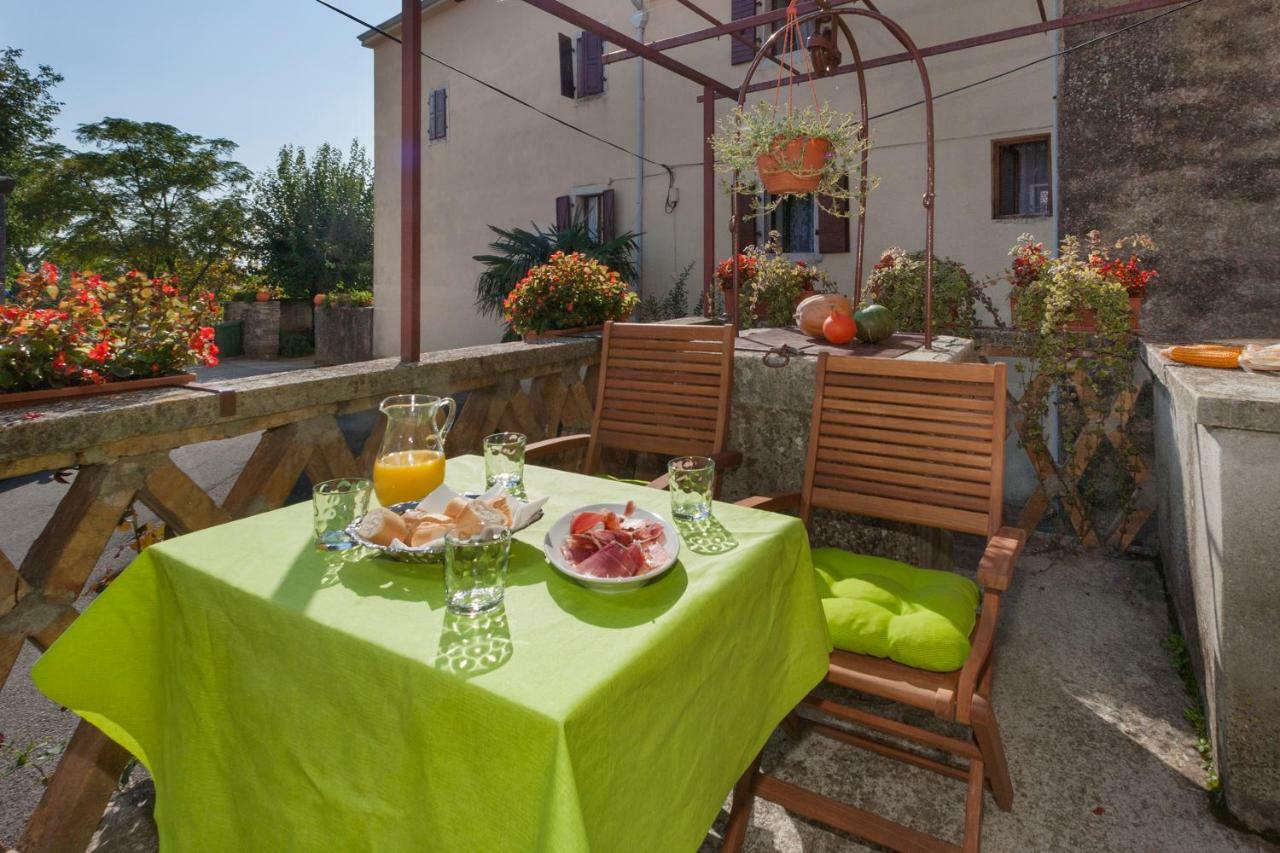 Rural Apartment Carolina Zrenj Buitenkant foto