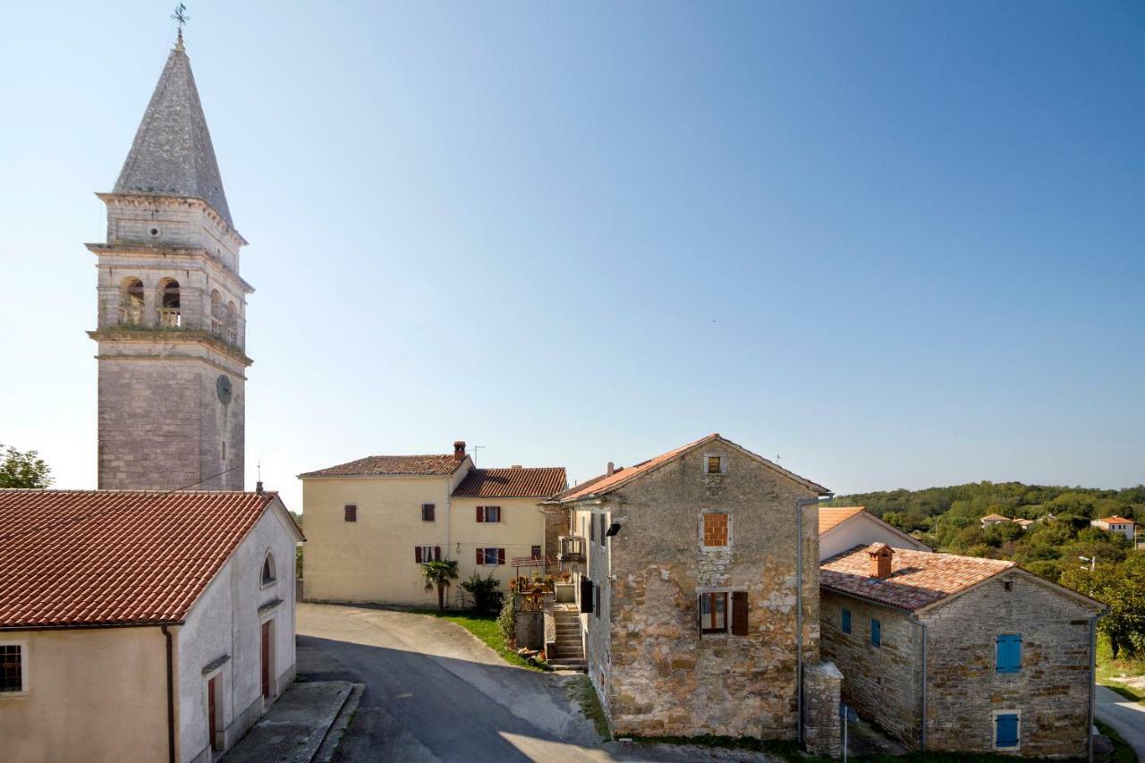 Rural Apartment Carolina Zrenj Buitenkant foto