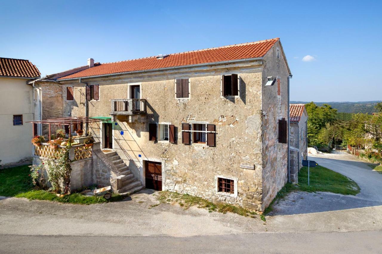 Rural Apartment Carolina Zrenj Buitenkant foto
